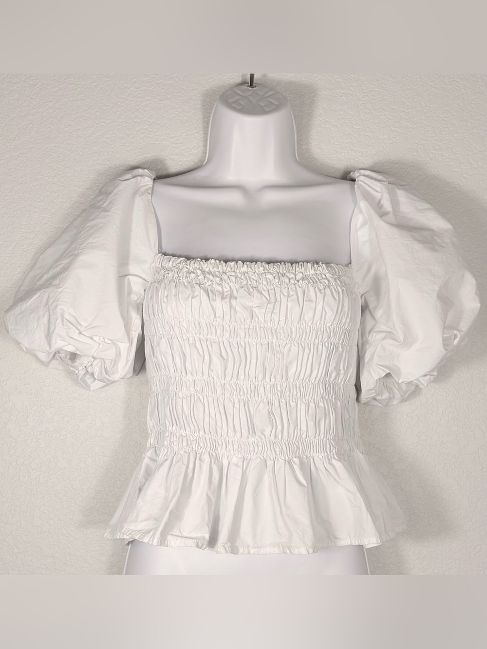 ASTR Women’s SMALL White Smocked Puff Sleeve Peplum Top